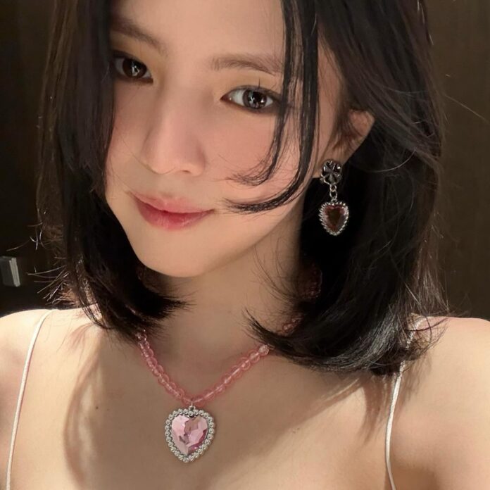 한소희 생일파티에 착용한 핑크 보석 주얼리 가격